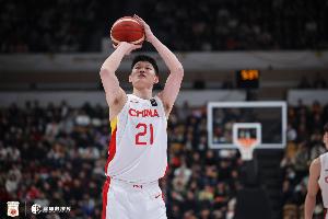 中国男篮VS波黑首发：胡金秋、朱俊龙、赵嘉义、程帅澎、胡明轩