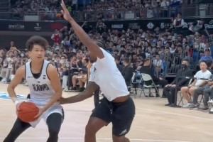 小卡中国行上演“死亡缠绕” 在他眼中这全是慢动作吧