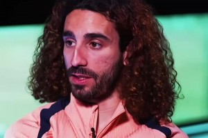 切尔西不能没有蓬蓬头！库库雷利亚此前解释为什么留这个发型！