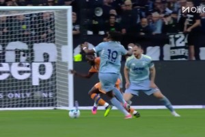 尤文丢球！阿季奇传球被断！苏莱马纳连续虚晃抽射远角破门！