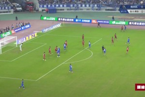 面对连云港队冒顶和门将出击，南京队再失良机