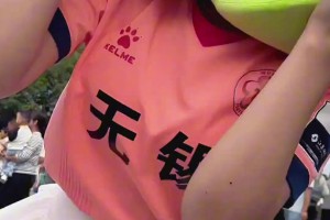 无锡的水蜜桃小姐姐真有活力~这么会蹦难道是幼师出身