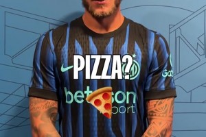 国米众将均无法接受披萨上放波罗！除了。。。